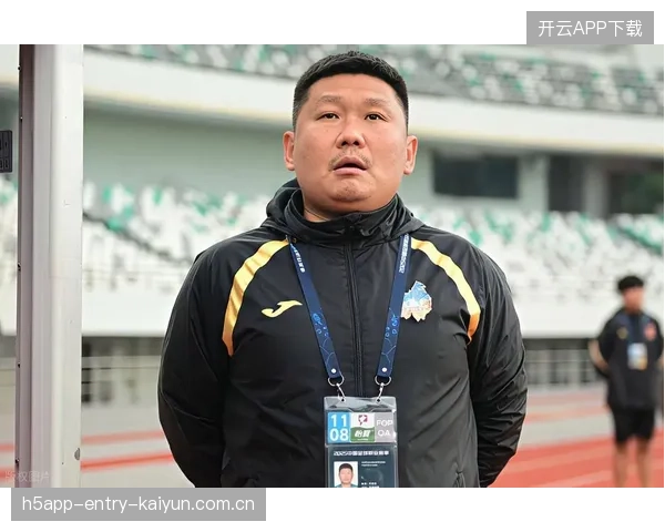 主帅被评为联赛最佳导师青年教练追随：引领未来绿茵新篇章