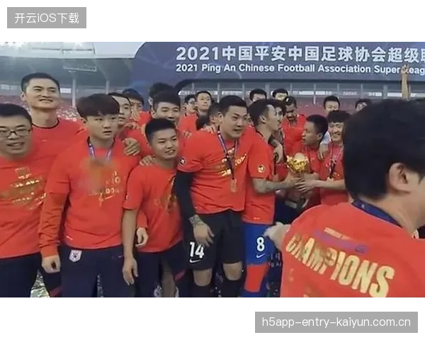 山东泰山转换节奏异常迅速，中场完全被打开